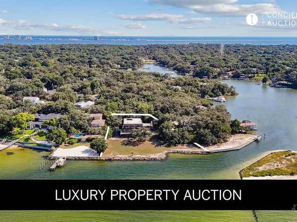 320 N Sunset Blvd, Gulf Breeze, FL 32561