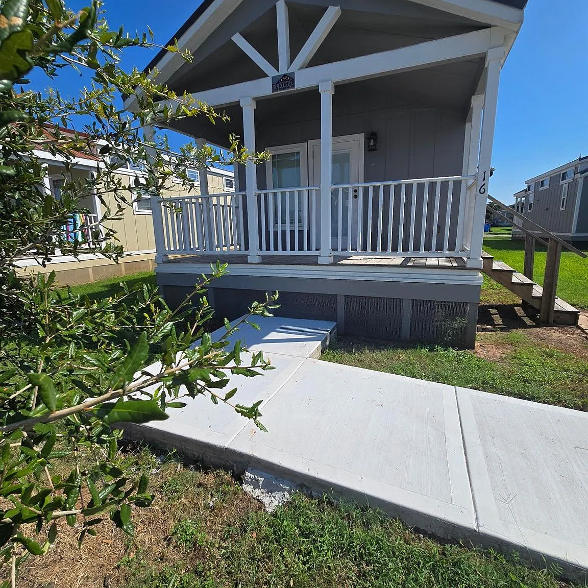 1 bed, 1.0 bath, 440 sqft, $900 — Photo 2