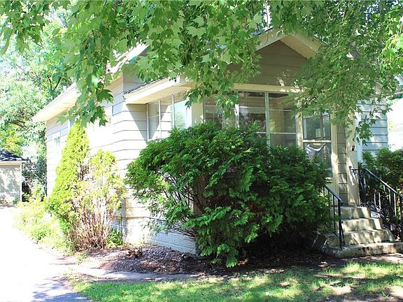 3rd image of 1422 Lyndale Ave