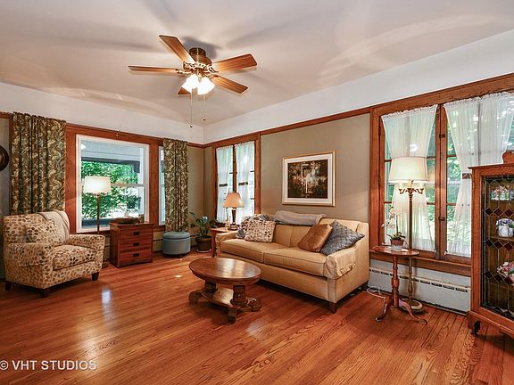 3rd image of 335 W Washington St