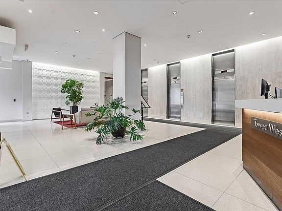 3rd image of 6050 Kennedy Blvd #15G