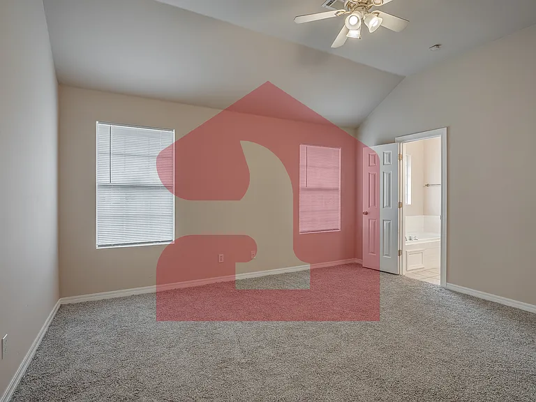 2711 Silvertree Dr — Photo 24