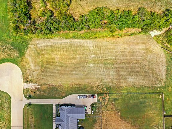 2nd image of 435 Massey Rd