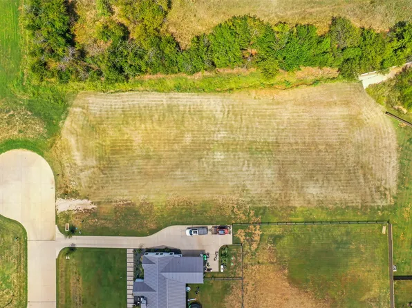 435 Massey Rd, Pilot Pt, TX 76258