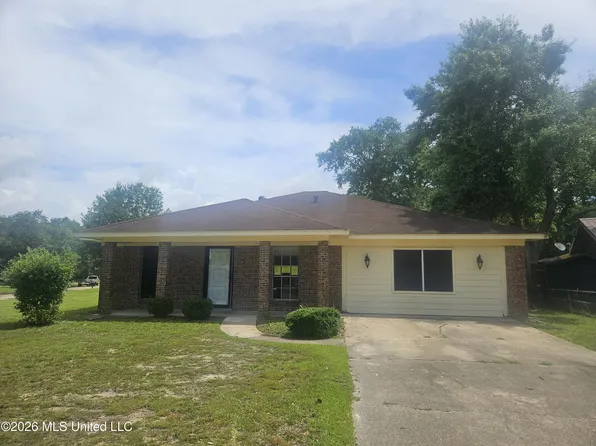 5411 Monaco Dr, Pascagoula, MS 39581