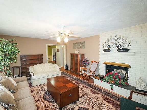 5th image of 1201 Charles Drive