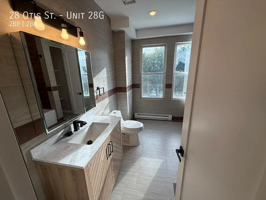 2 bed, 1000 sqft, $2,650 — Photo 3