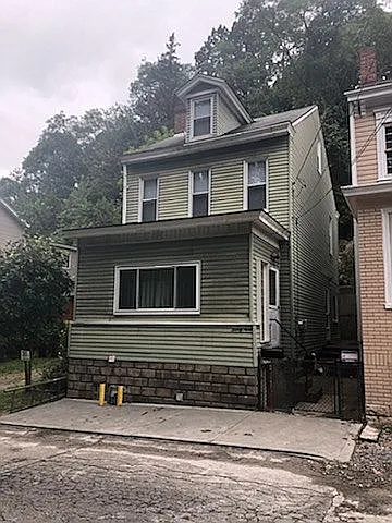 29 Lawrence St photo 1
