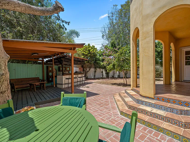8302 S Sepulveda Blvd — Photo 10
