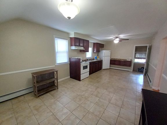 Entrance/Dining area and Kitchen