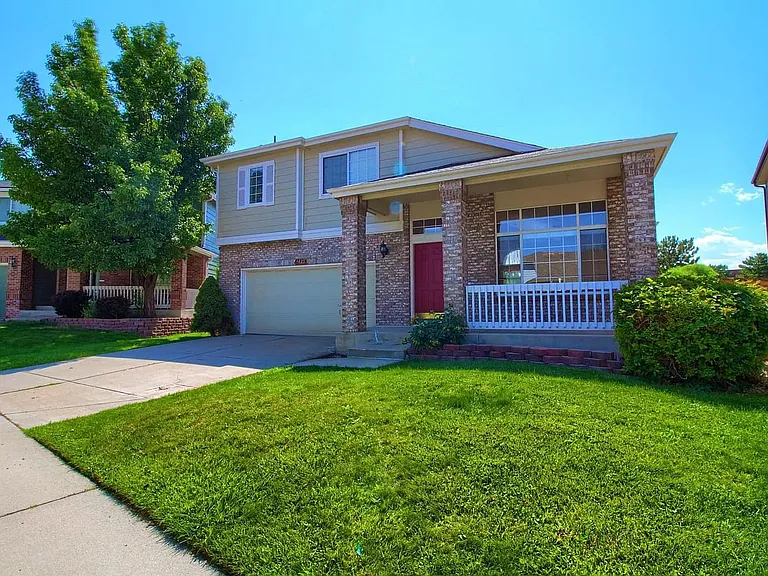9425 Morning Glory Ln — Photo 1