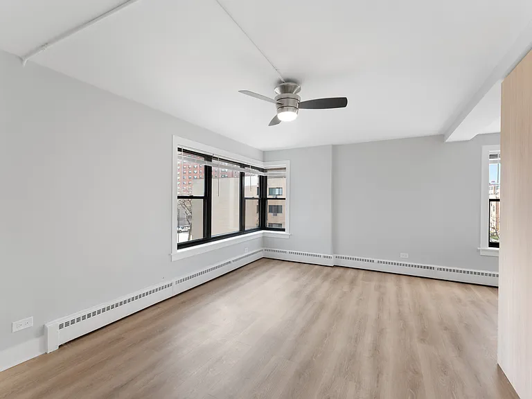 5858.5 N Sheridan Rd #408 — Photo 3