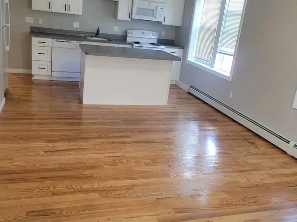 Renovated 2 Bedroom with Washer and Dryer hook ups, 28 Sumner Ave #3L, Springfield, MA 01108