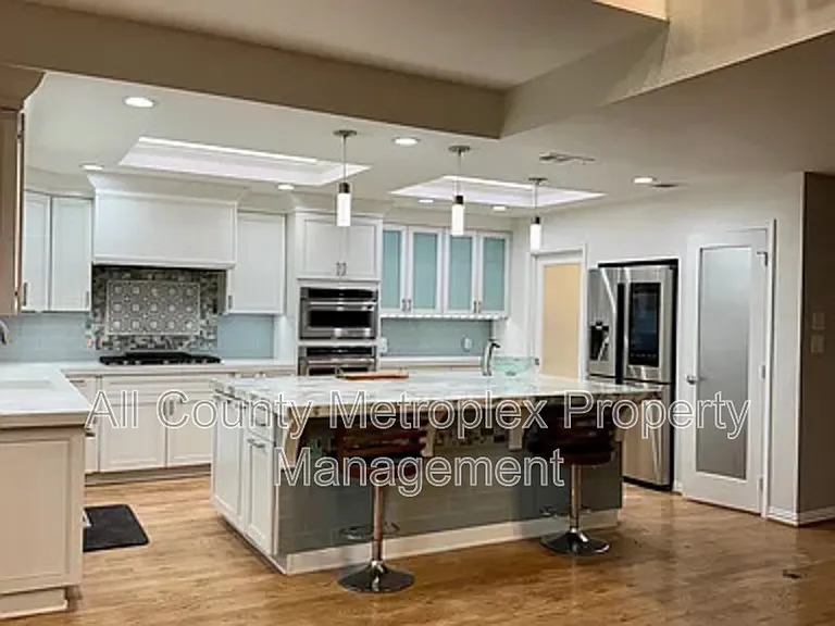 6015 Willow Wood Ln — Photo 3