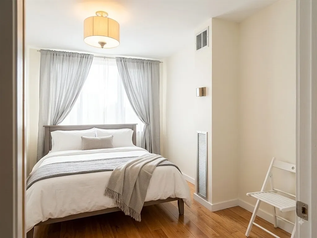 2 bed, 1.0 bath, 925 sqft, $3,400 — Photo 4