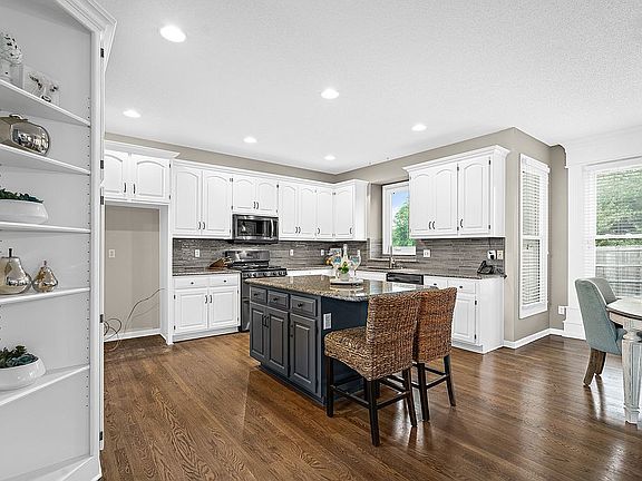 3rd image of 7901 W 129th St