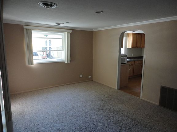 4th image of 8069 Webster Dr