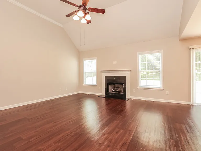 4028 Kristen St — Photo 4
