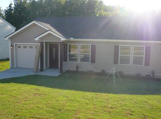 910 Slow Creek Ct, Boiling Springs, SC 29316