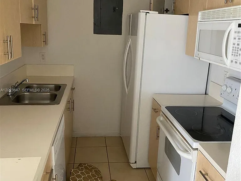 1185 Marseille Dr #103 — Photo 6
