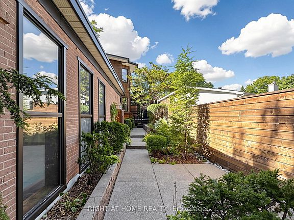 4th image of 4 Grovetree Rd