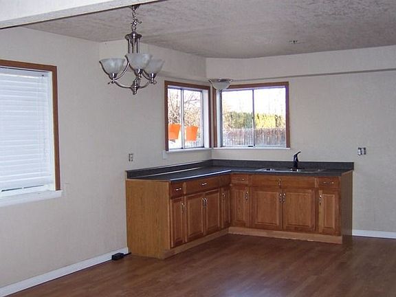 5th image of 1707 N Cassia St