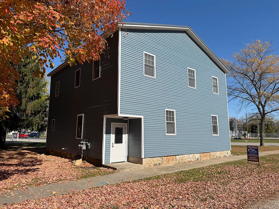 4720 Center St #2