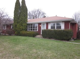 1175 Long Grove Dr, Aurora, IL 60504