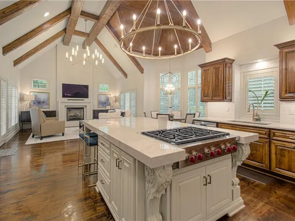 15925 King St, Overland Park, KS 66221