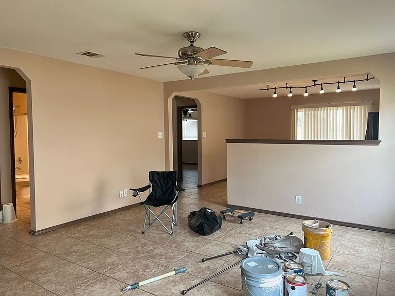 104 Briar St — Photo 3