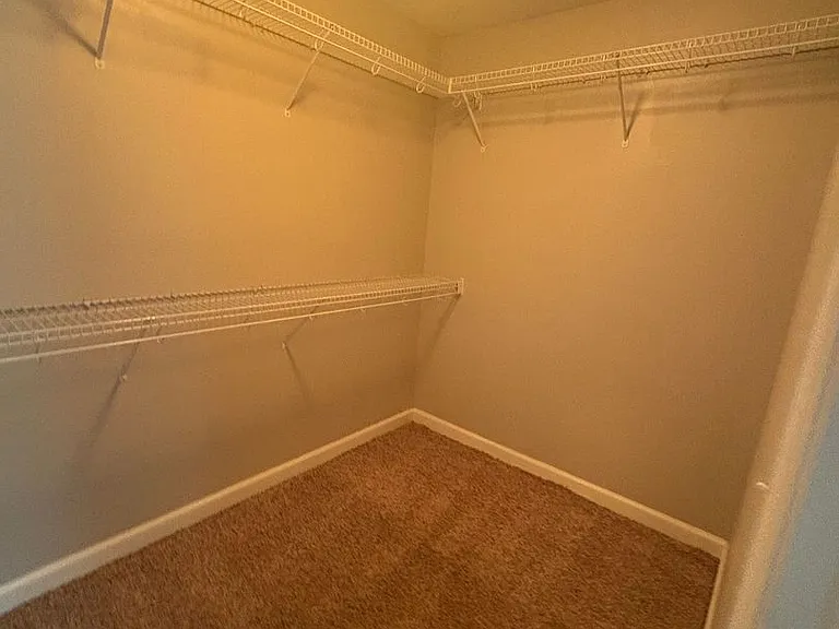 101 Avalon Ln — Photo 23