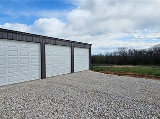 108 Greystone Rd, Eldon, MO 65026