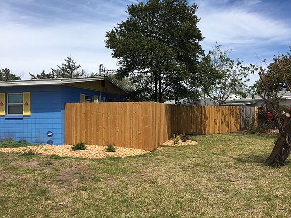 3rd image of 325 Royal Palms Dr