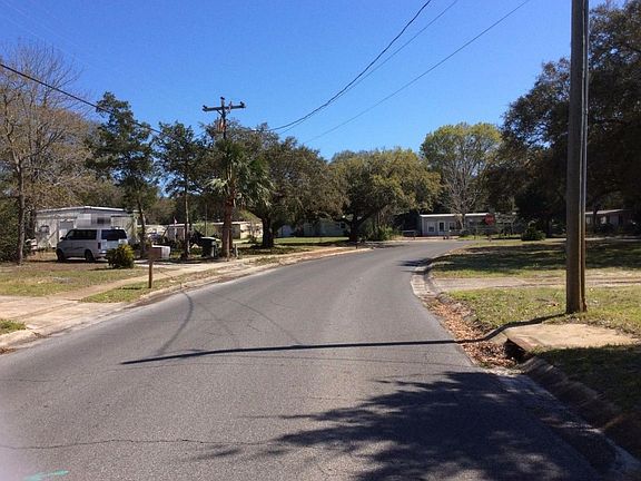 4th image of 321 Smith Dr NE