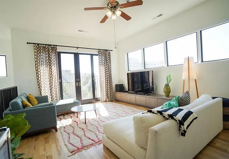 384 Ralph McGill Blvd NE #410 — Photo 19