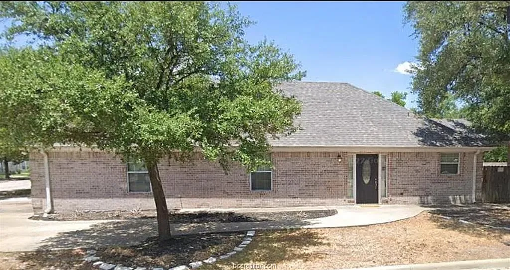 4 bed, 3.5 bath, 1988 sqft, $3,895 — Photo 1