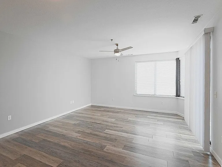 River Rock Apartments — Photo 103