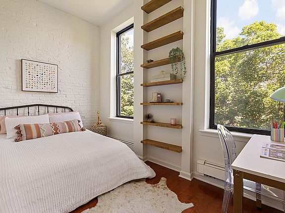 5th image of 487 3rd St APT 3