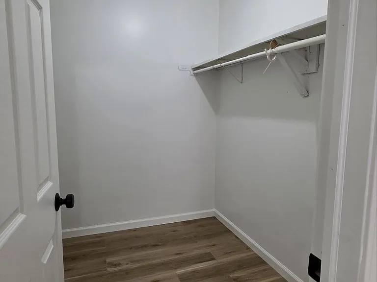 432 E Washington St #9 — Photo 7