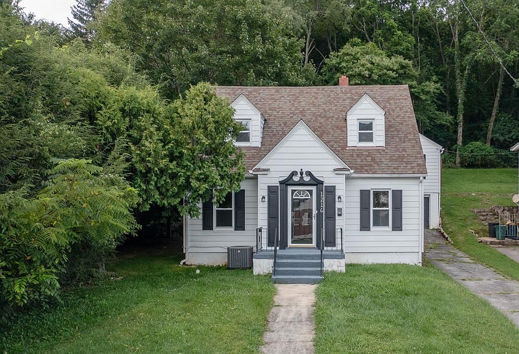 1216 Augusta St, Bluefield, WV 24701 MLS 52416 Zillow