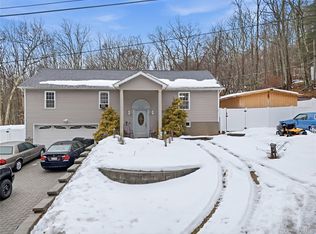 23 Hazelwood Road N, Wurtsboro, NY 12790