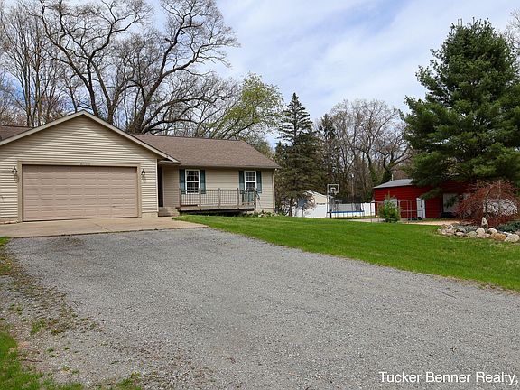2nd image of 4122 W Duck Lake Rd