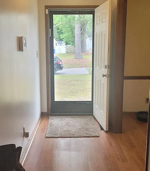 6978 Melbourne Dr — Photo 2