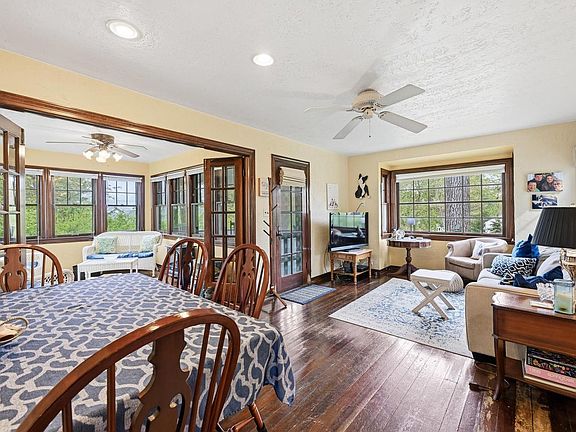 4th image of 133 West Spring DRIVE