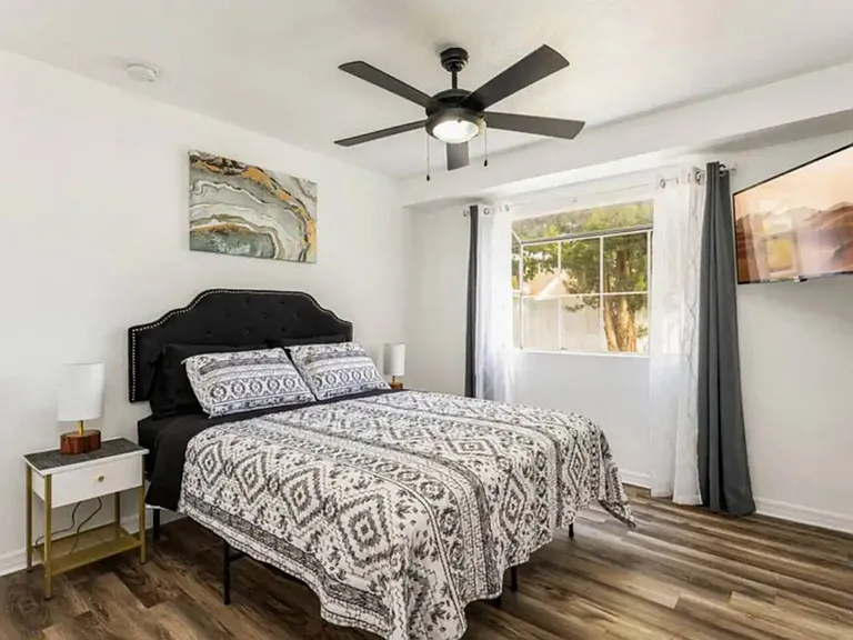 2301 Carlton Dr #2 — Photo 1