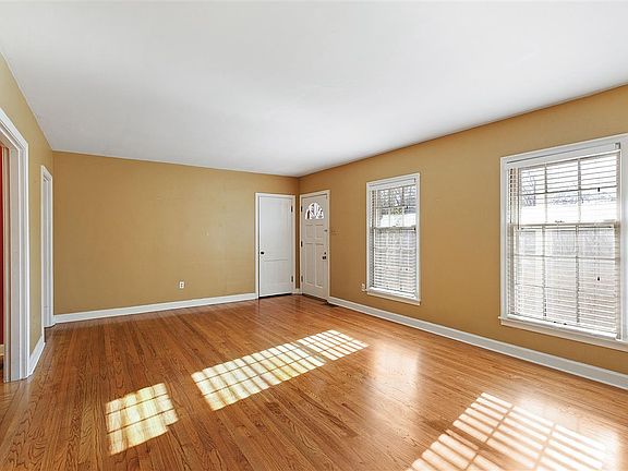 3rd image of 2 Mimosa Dr