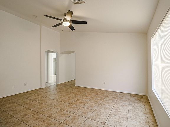 3rd image of 12412 N 121st Ave