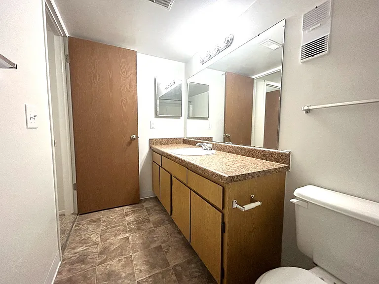 Charter Oaks Apartments — Photo 149