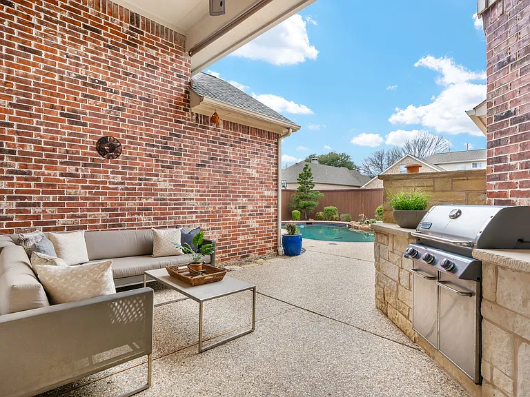 433 Martel Ln — Photo 35