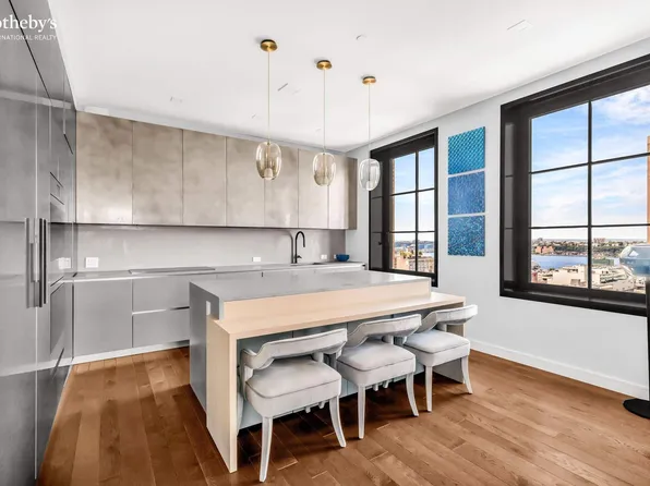 425 West 50th Street image 5 of 16